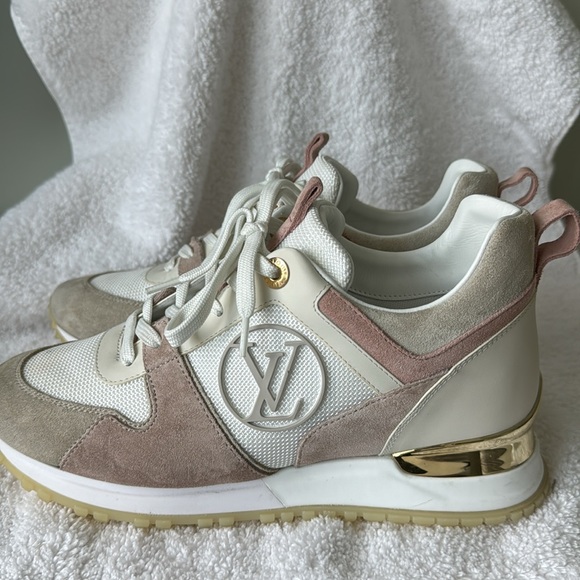 Louis Vuitton runaway sneaker white and pink in size 36. - Picture 2 of 4